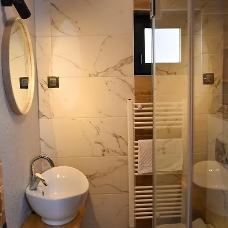 Rajska Vrata Πανσιόν Τζαχορίνα